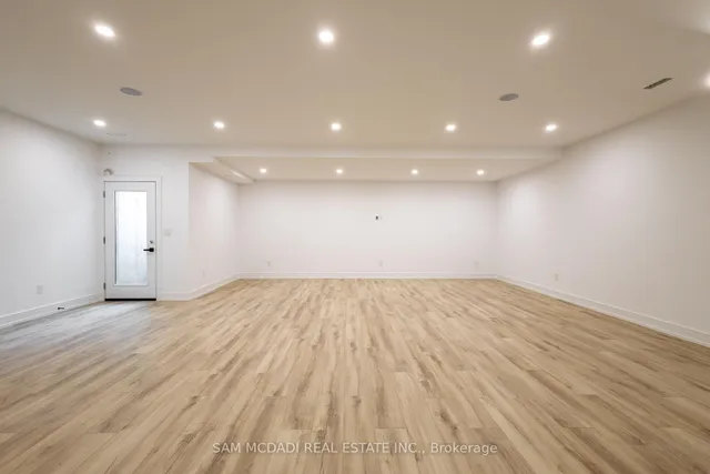 Additional image 36 of 24 Twenty First St