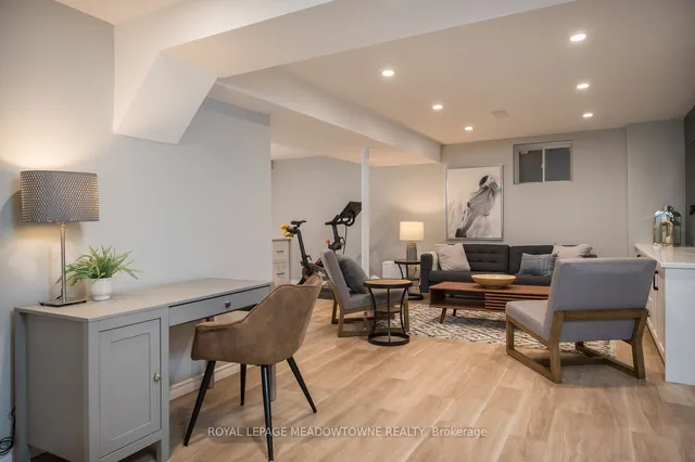Additional image 34 of 465 Tyrone Cres
