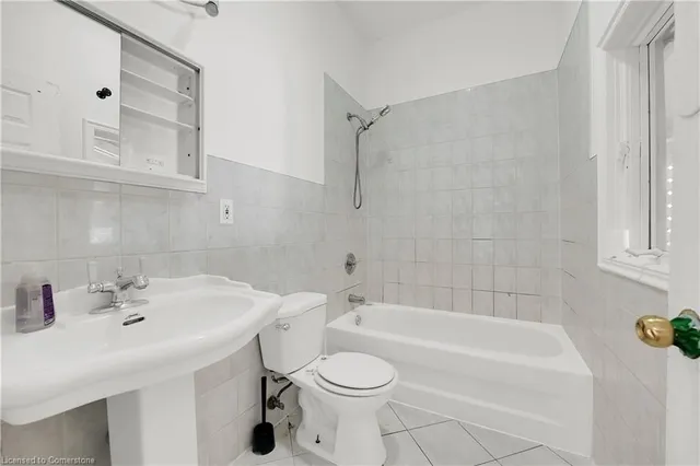 Additional image 19 of 103 Emerald St