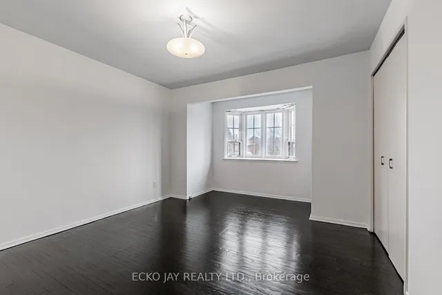 Additional image 16 of 11 Tofino Cres