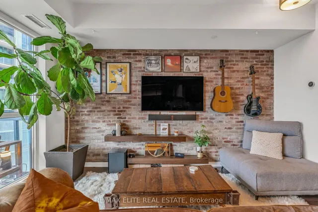 Additional image 20 of 51 East Liberty St Unit 715