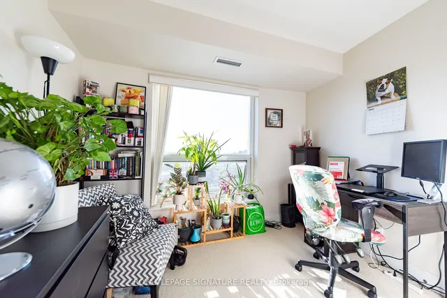 Additional image 25 of 135 Village Green Sq Unit 1423