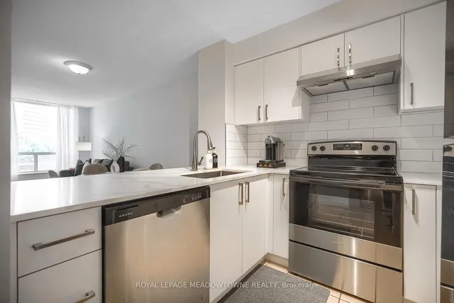 Additional image 15 of 18 Pemberton Ave Unit 401