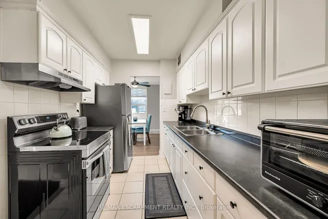 Additional image 15 of 1966 MAIN St Unit 502