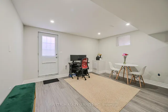 Additional image 40 of 901 Farmstead Dr