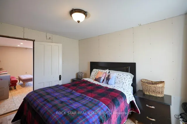 Additional image 24 of 405 Upper Wentworth St