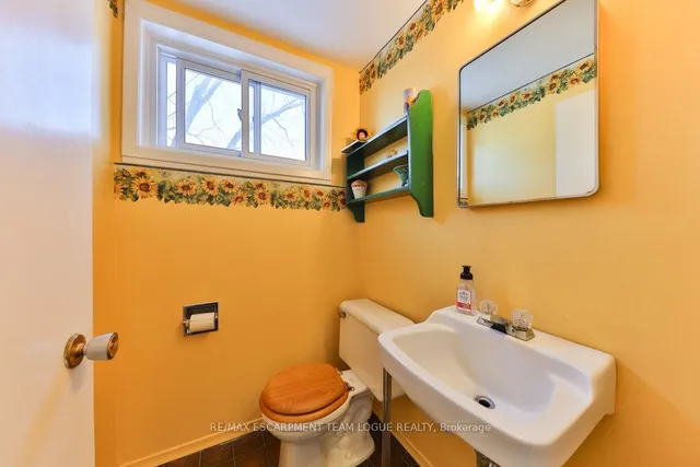 Additional image 18 of 1292 Elgin Cres