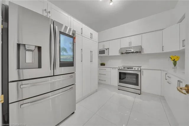 Additional image 12 of 8 Lee Centre Dr Unit PH203