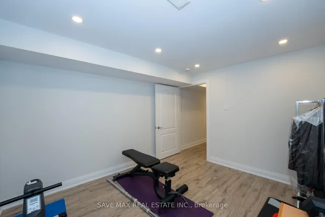 Additional image 41 of 36 Roulette Cres