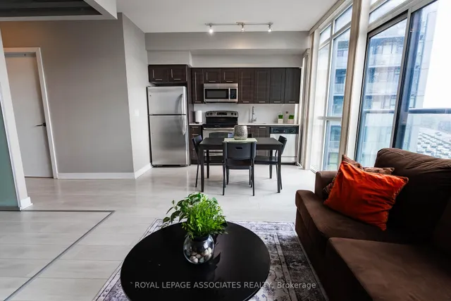 Additional image 7 of 169 Fort York Blvd Unit 920