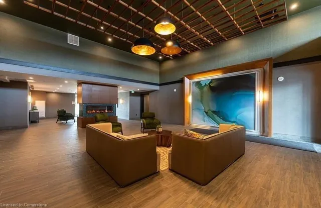 Additional image 4 of 450 Dundas St Unit 417