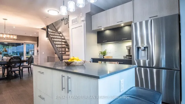 Additional image 9 of 207A Manning Ave