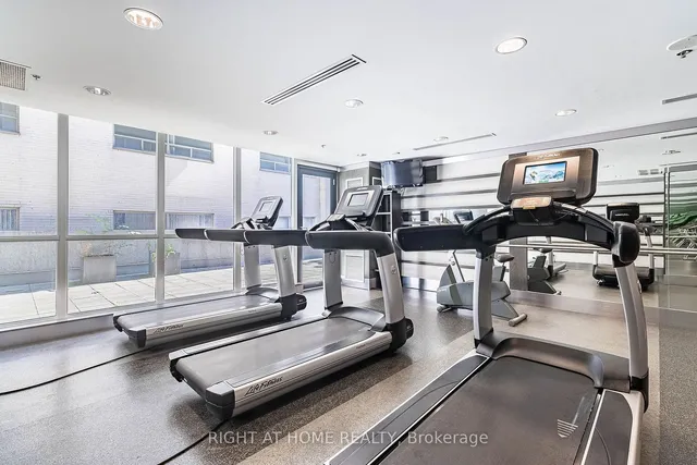 Additional image 23 of 25 Carlton St Unit 406