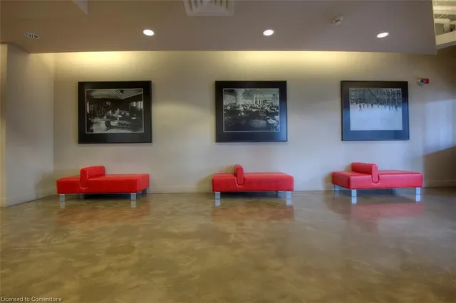 Additional image 21 of 404 King St Unit 526