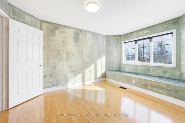 Additional image 38 of 25 Hollowgrove Blvd