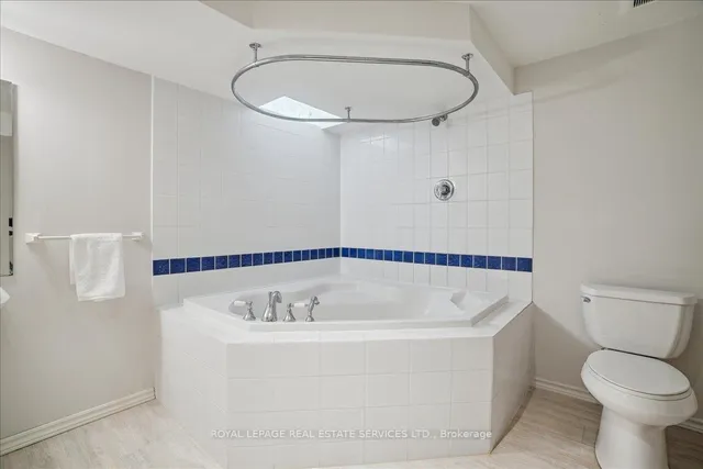 Additional image 43 of 2076 Pelee Blvd