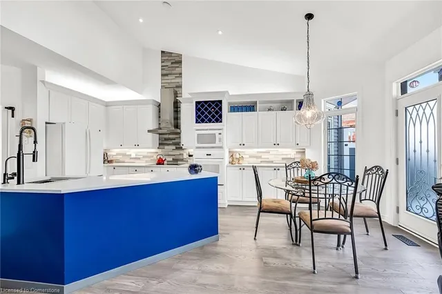 Additional image 16 of 86 Silverbirch Blvd