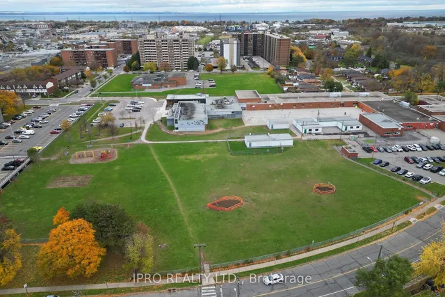 Additional image 40 of 98 Riverdale Dr