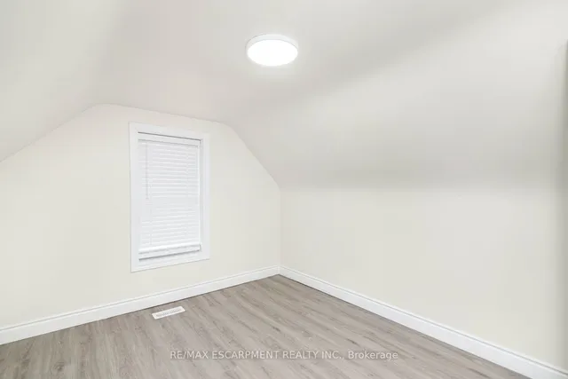 Additional image 38 of 922 Burlington St