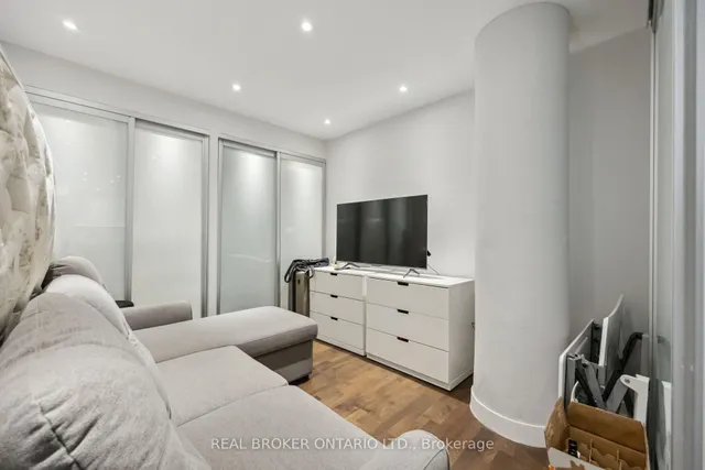 Additional image 25 of 95 Bathurst St Unit 222