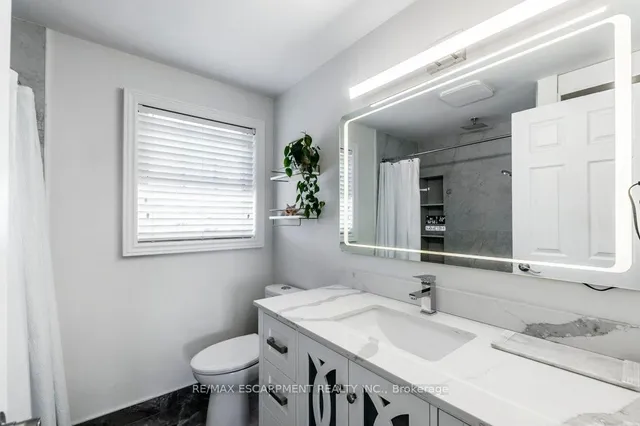 Additional image 5 of 27 Grayrocks Ave