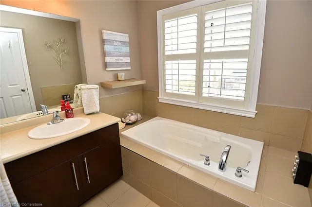 Additional image 31 of 10 Pumpkin Pass Unit 24