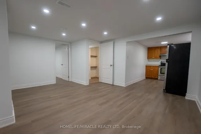 Additional image 7 of 41 Grande Ave