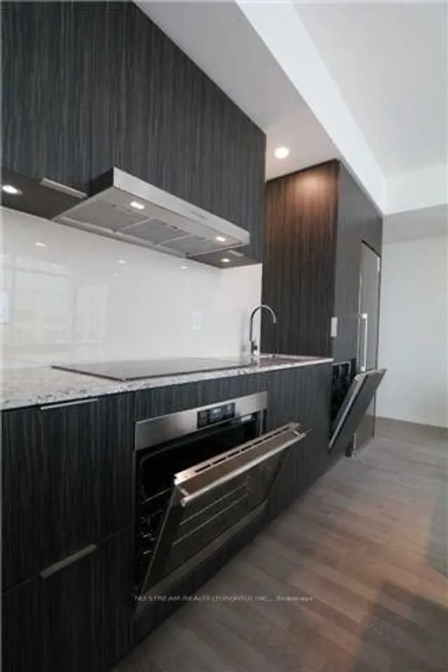 Additional image 31 of 1 Bloor St Unit 1701