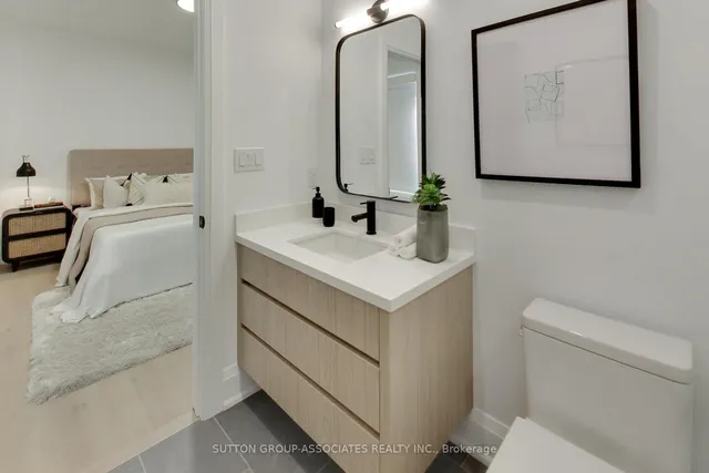 Additional image 36 of 393 Winnett Ave