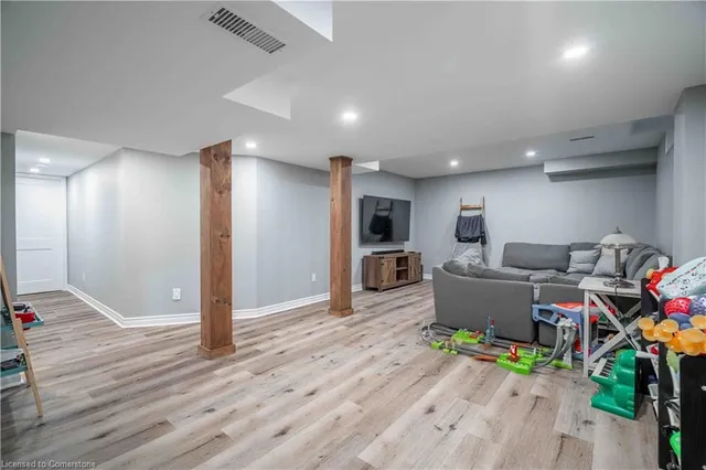 Additional image 34 of 212 Bradley Ave