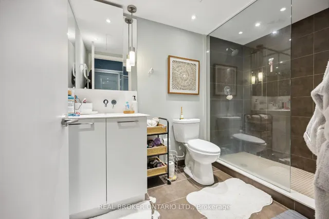 Additional image 22 of 95 Bathurst St Unit 222