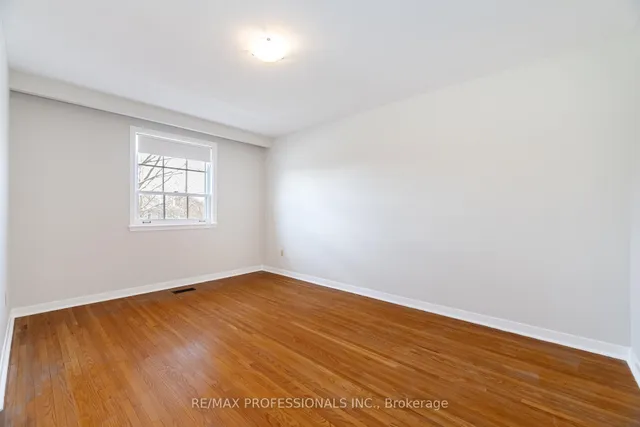 Additional image 27 of 37 Thicket Rd