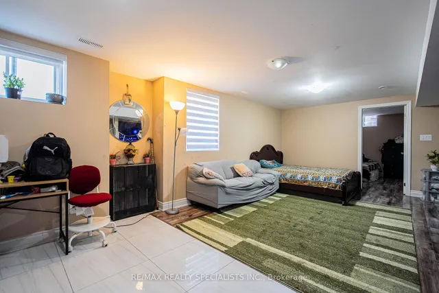 Additional image 16 of 49 Squire Ellis Dr