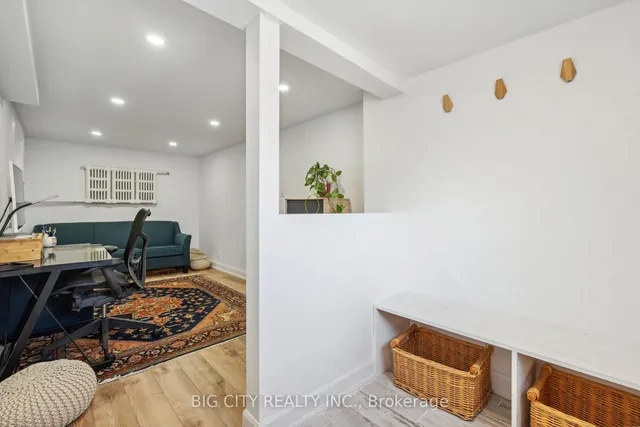 Additional image 32 of 114 Robina Ave