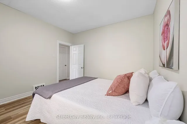 Additional image 10 of 1 MILTON Ave