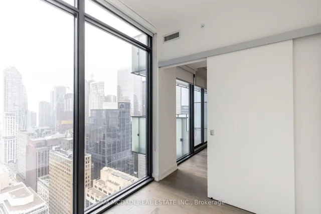 Additional image 3 of 20 Lombard St Unit 3608