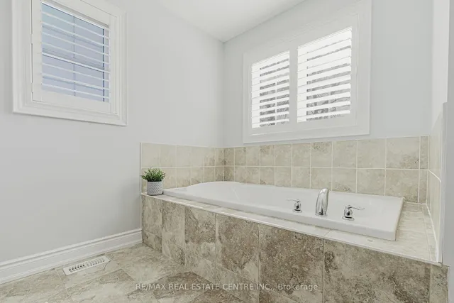 Additional image 23 of 78 Hollowgrove Blvd