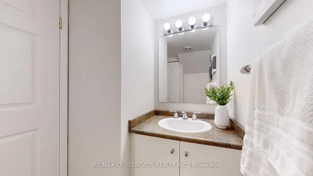 Additional image 14 of 18 Merton St Unit 716