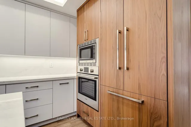 Additional image 18 of 194 Sheldrake Blvd