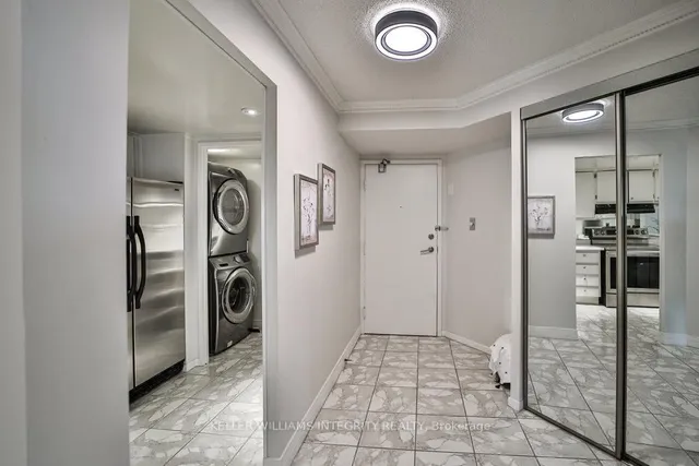 Additional image 4 of 77 Maitland Pl Unit 2020