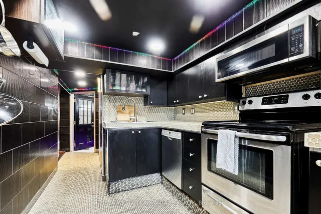 Additional image 31 of 9 Chapman Ave