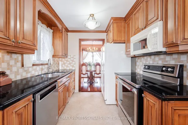 Additional image 13 of 10 Oleander Cres