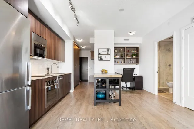 Additional image 4 of 101 Erskine Ave Unit 2713