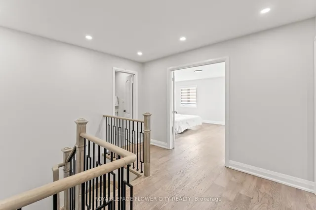 Additional image 24 of 43 Polonia Ave