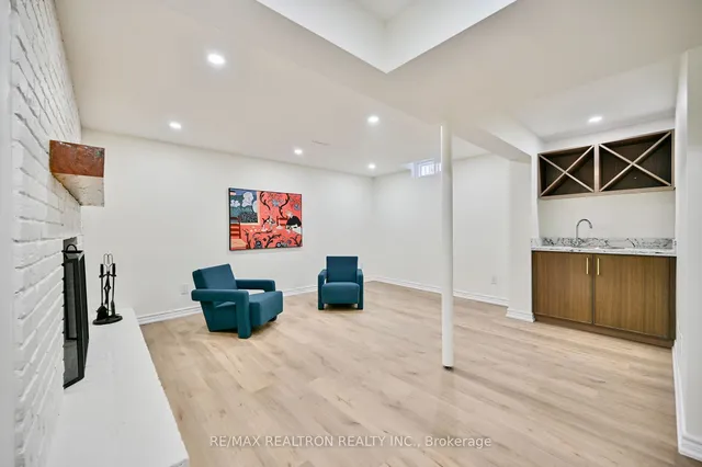 Additional image 35 of 28 Baronial Crt