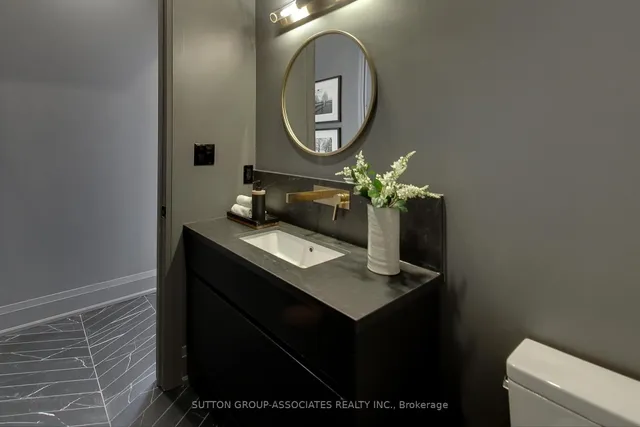 Additional image 7 of 393 Winnett Ave