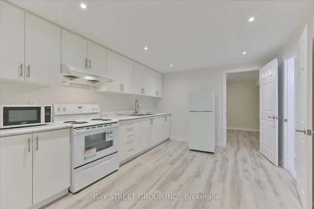 Additional image 27 of 929 Ledbury Cres
