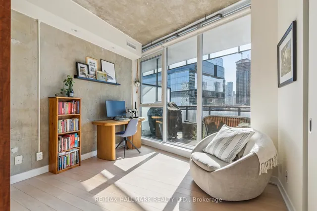 Additional image 4 of 318 King St Unit 1014