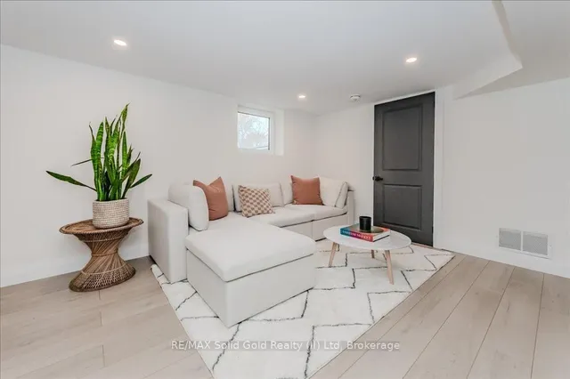 Additional image 33 of 1380 Doon Village Rd