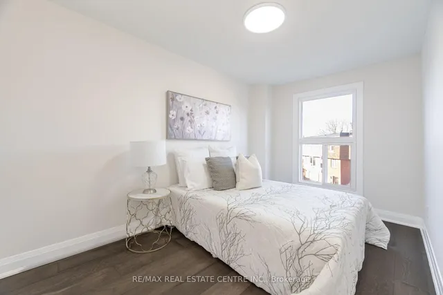 Additional image 31 of 103 HuntingDale Blvd
